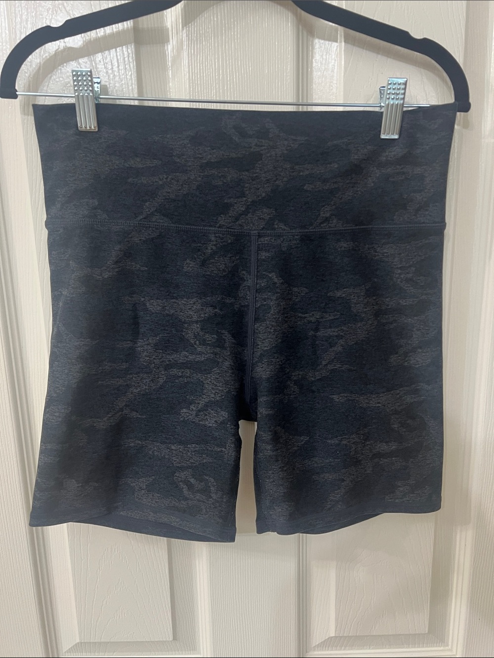 Vuori Clean Elevation Shorty Subtle Camo High-Waist Bike Shorts